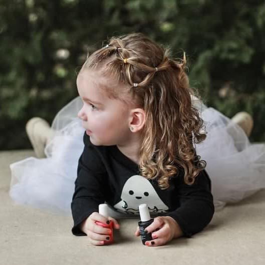 Piggy Paint | 100% Non-Toxic Girls Nail Polish | Safe, Cruelty-free, Vegan, & Low Odor for Kids | Ghouls Wanna Have Fun (Halloween Gift Set with 1 Glow in the Dark Polish)