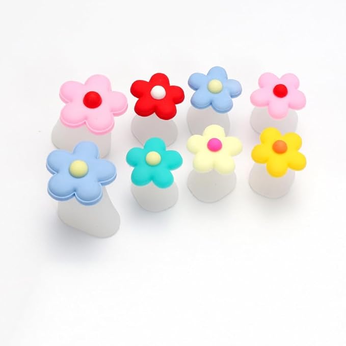 16pcs Silicone Toe Separators Flower Toe Separator Toe Nail Separators Toes Dividers Pedicures Nail Art Tools Pedicure Spacers(8pcs Small Flowers + 8pcs Heart-Shaped Jelly)