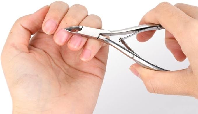 Rikans Professional Cuticle Clippers for Nails – Razor Sharp Cuticle Trimmer Tool – Durable Stainless Steel Cuticle Clippers for Adults – Ergonomic Non-Slip Handle for Fingernails & Toenails (Silver)