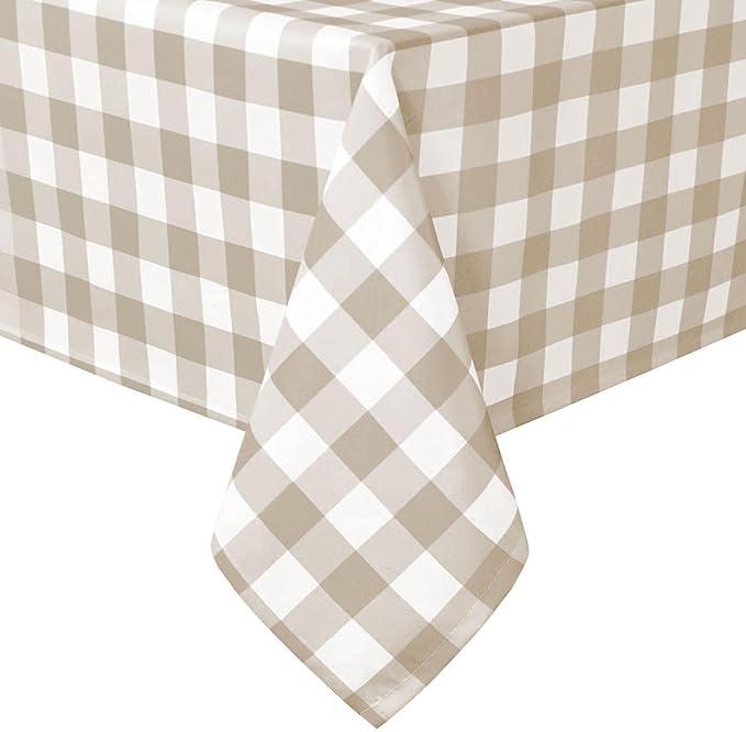 Checkered Square Tablecloth by Hiasan