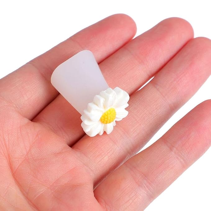 32Pcs Silicone Toe Separators Daisy Toe Separator Daisy Flower Toe Spacers Gel Rubber Toe Stretcher Pedicures for Women Nail Art Pedicure Manicure
