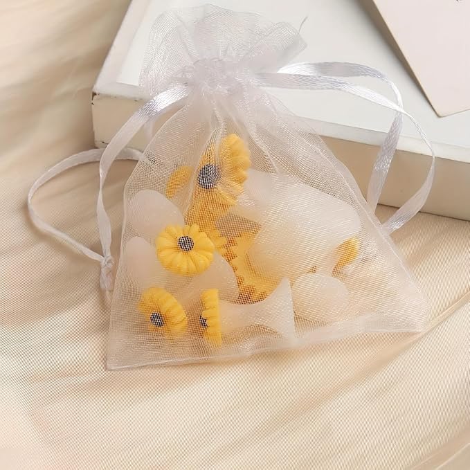 16pcs Daisy Toe Separators, Silicone for Pedicure Nail Polish Gel Foot Toe Spacers, Pedicures Nail Art Tools(8pcs White Daisy +8pcs Yellow Daisy)