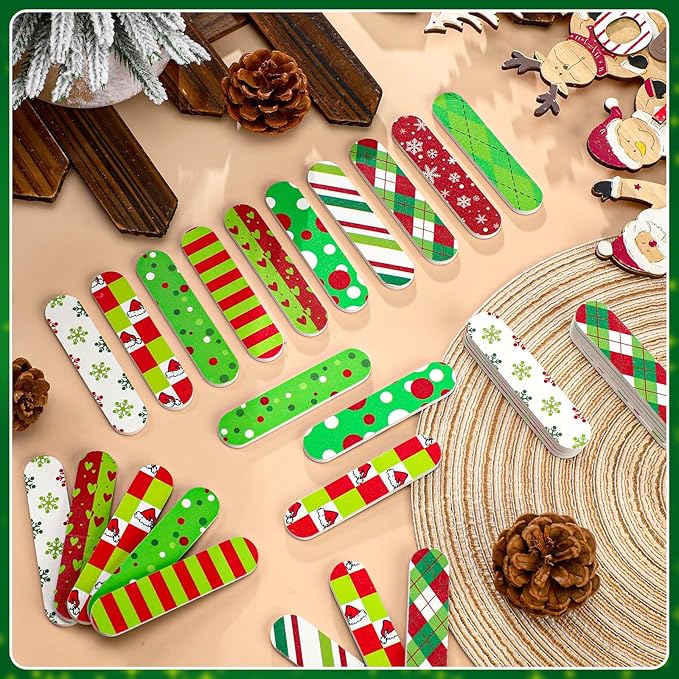 50 Pcs Christmas Mini Nail File Gifts Bulk for Women Red and Green Double Sided Emery Boards Small Xmas Party Favors Thank You Gifts Manicure Tools for Employee Staff Coworker Appreciation