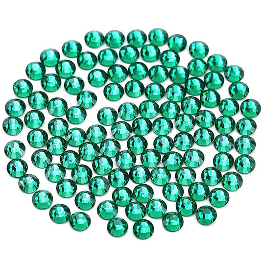 Novani Rhinestones 288pcs Glass Rhinestones Crystal Flatback Gemstones for Crafts Nails Makeup Bags and Shoes Decoration（SS30, Green Zircon）